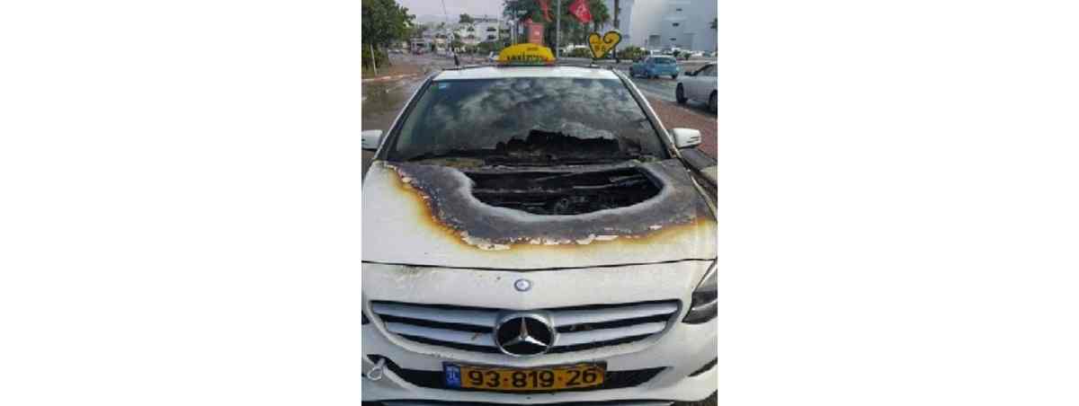 Can lightning strike a car while driving