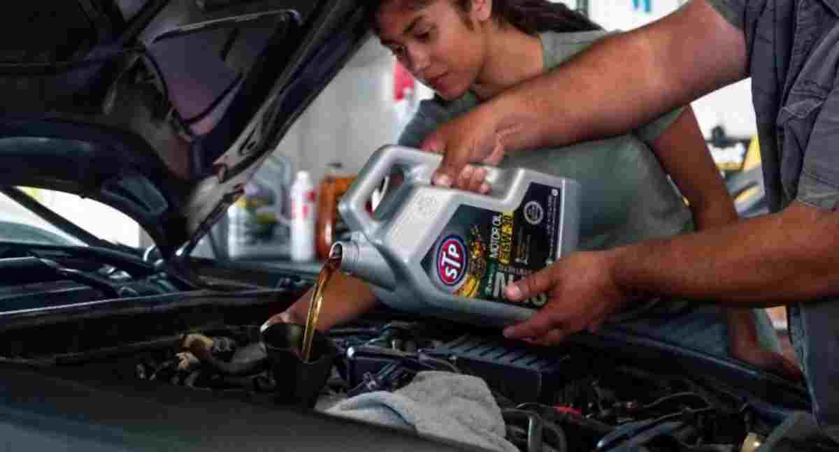 Car Losing Oil but No Leak or Smoke [5 Reasons & Solution]