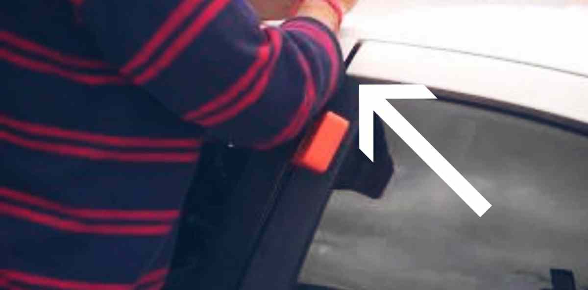 How to unlock a car door with a knife