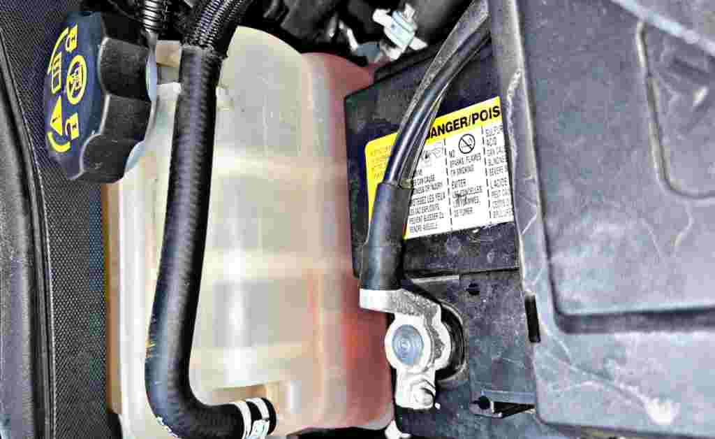 Adding Coolant to a Car Beginner’s Guide [6 Steps]